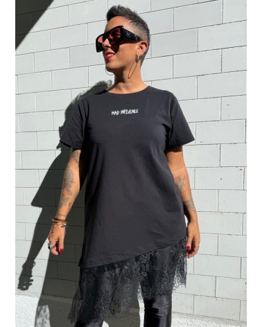 Camiseta Asimétrica Mad