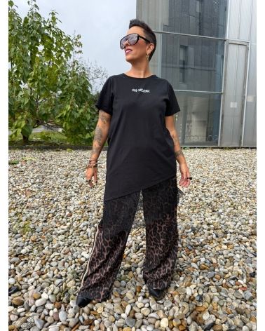 Camiseta Asimétrica Mad